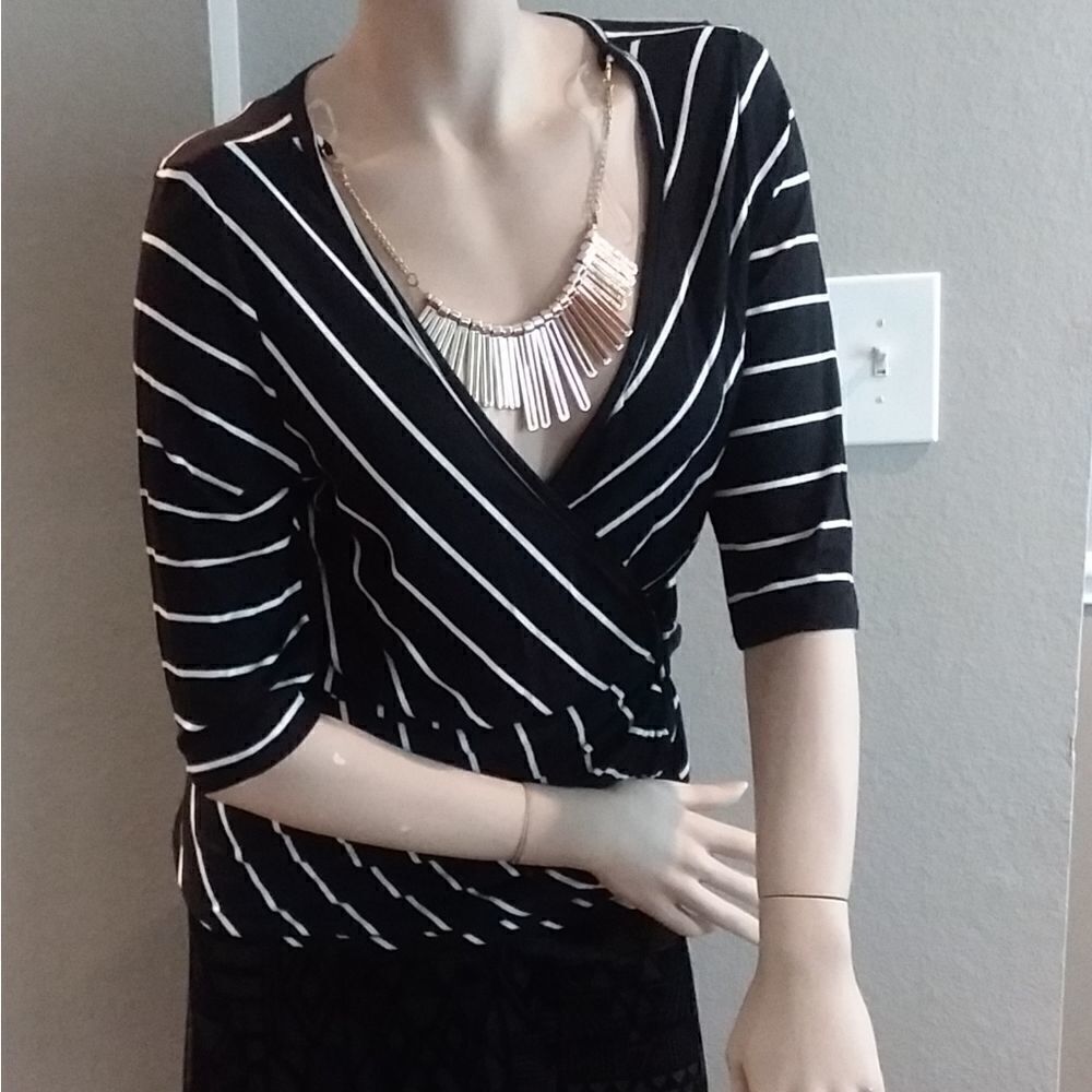 PLUS SIZE BLACK WHITE STRIPE TOP